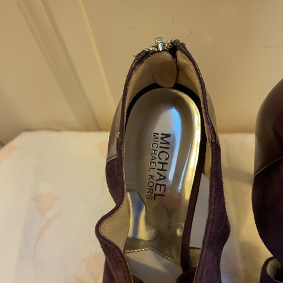 Michael Kors heeled peep toe sandals - Picture 6 of 11